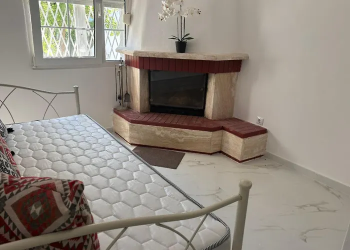 Tatil Evi Natural Blue Messonette Kriopigi